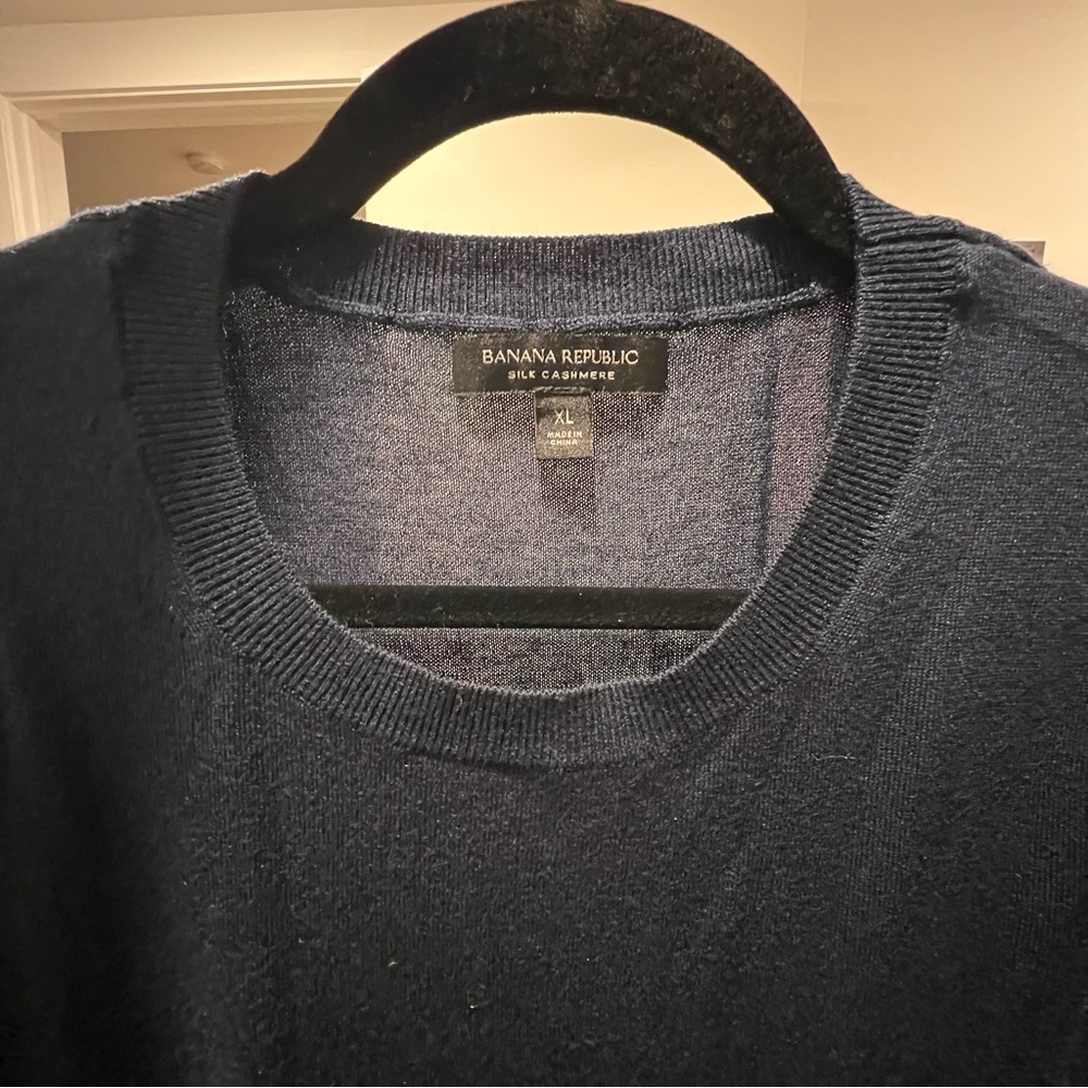 Banana Republic Women’s SILK CASHMERE CREW-NECK SWEATER - Picture 6 of 8